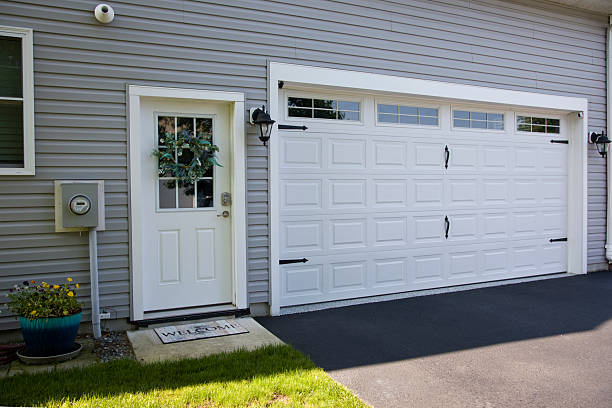 24/7 Emergency Garage Door Panel Replacement experts in Winnsboro Mills, SC